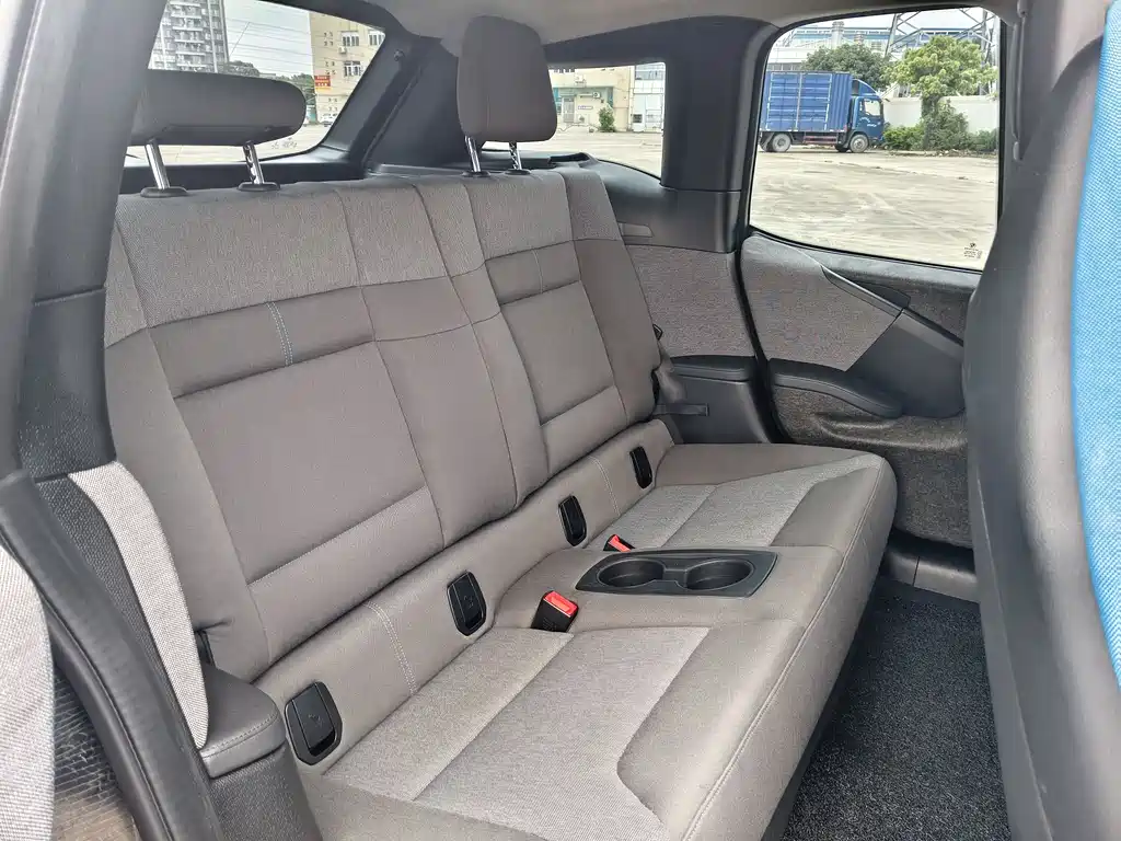 BMW i3 2017 — фото 11