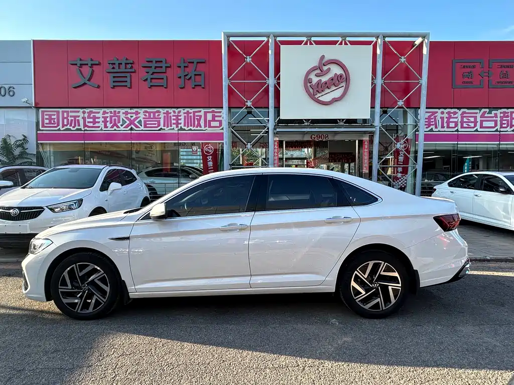 Volkswagen Sagitar 2025