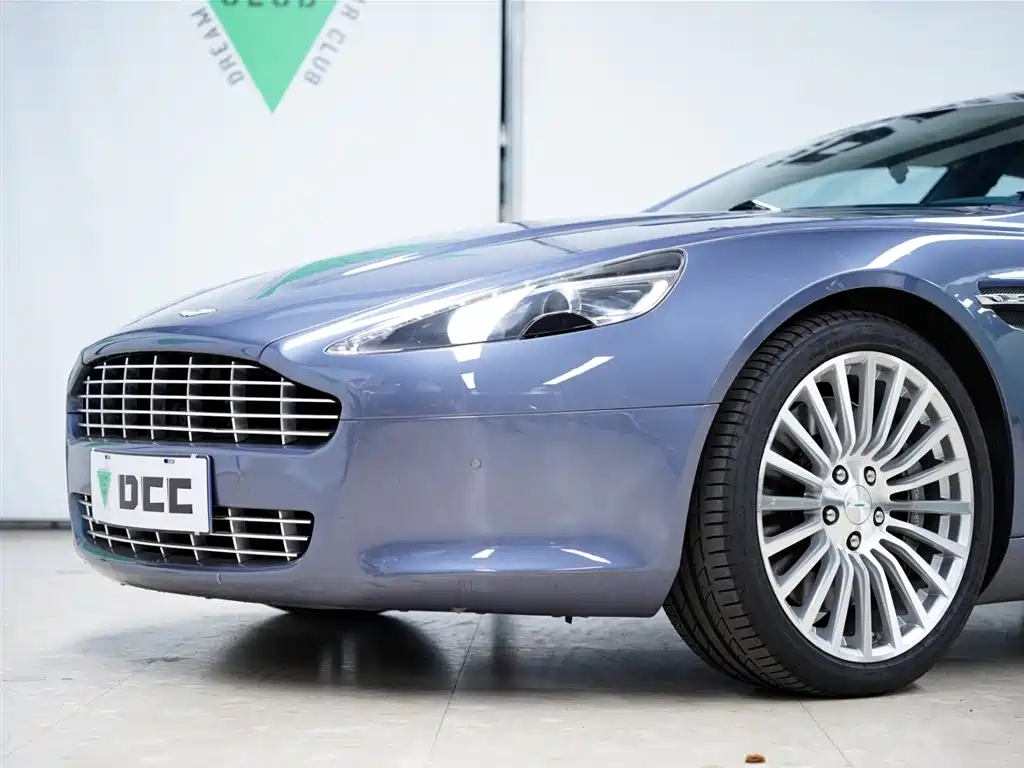 Aston Martin Rapide 2011 — фото 15