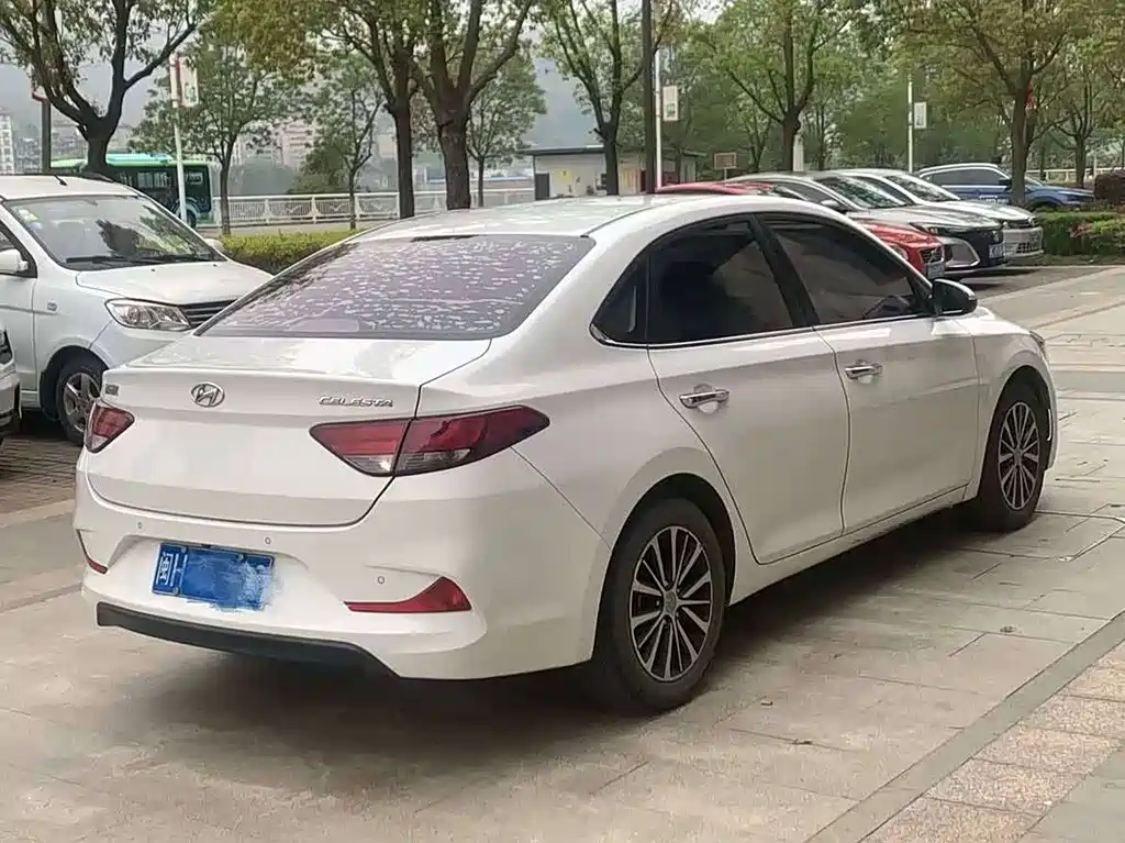 Hyundai Elantra 2017 — фото 6