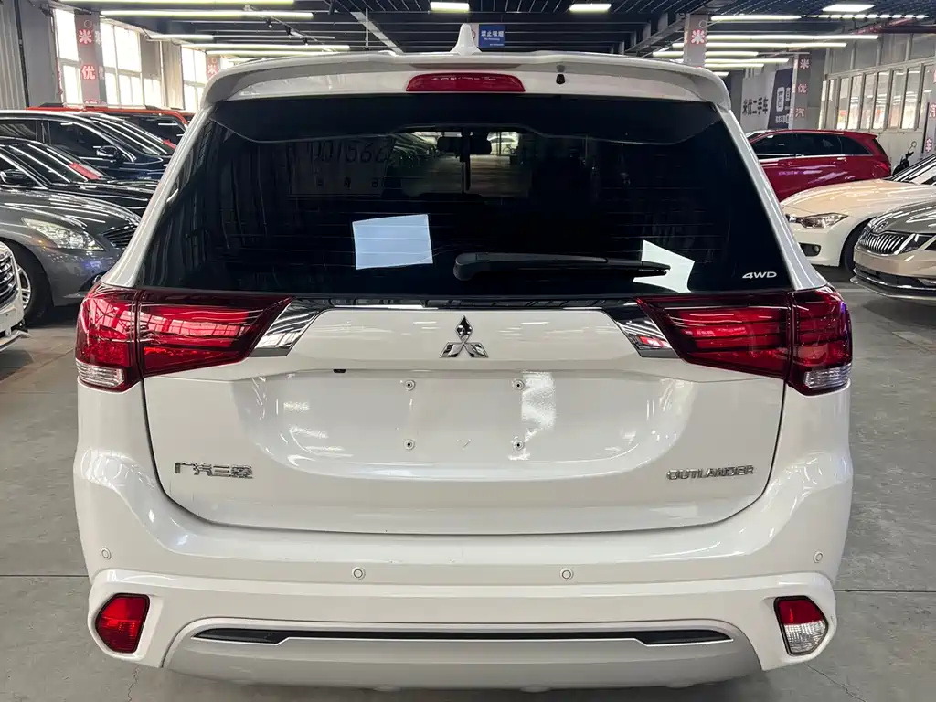Mitsubishi Outlander 2021