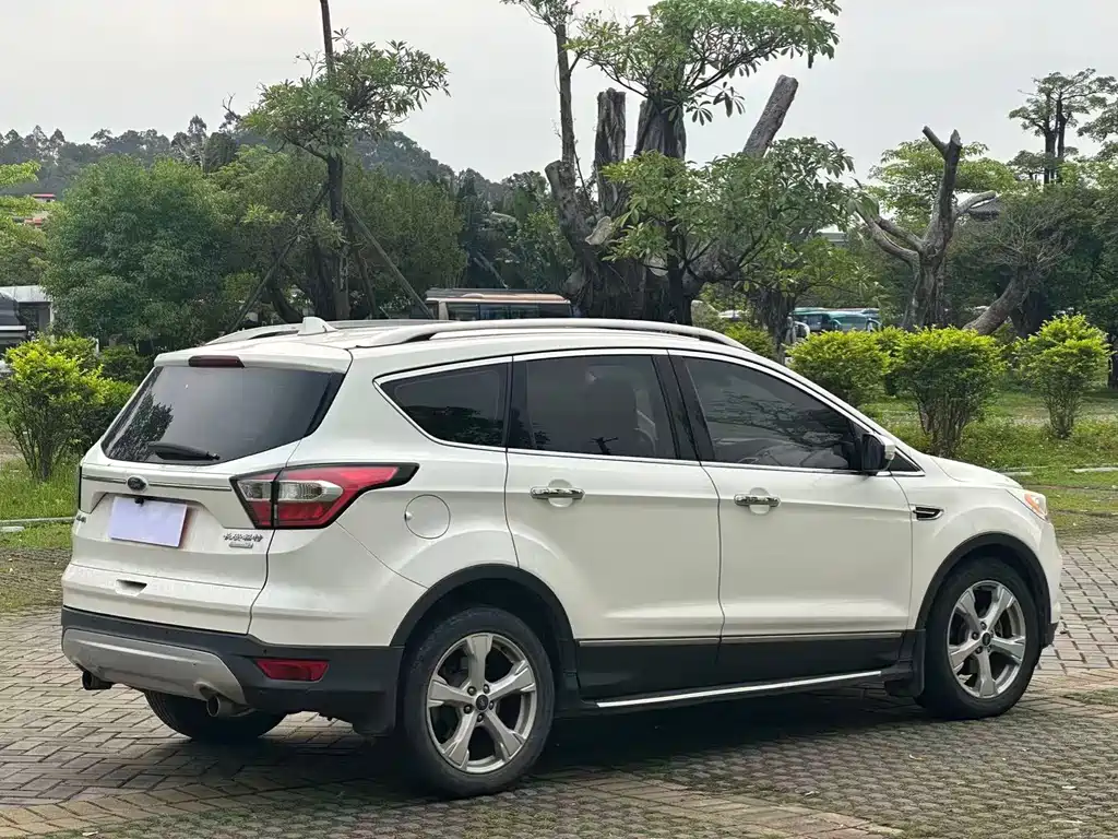 Ford Kuga 2017 — фото 12