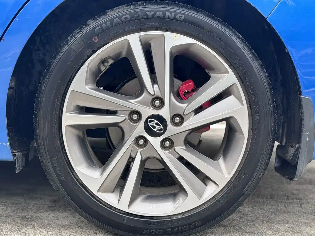 Hyundai Elantra 2018 — фото 13