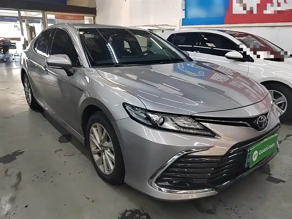 Toyota Camry 2022 — фото 4