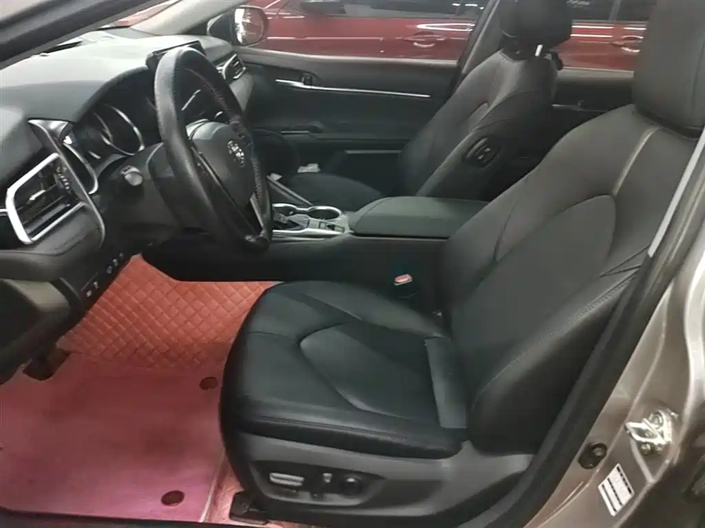 Toyota Camry 2022 — фото 15