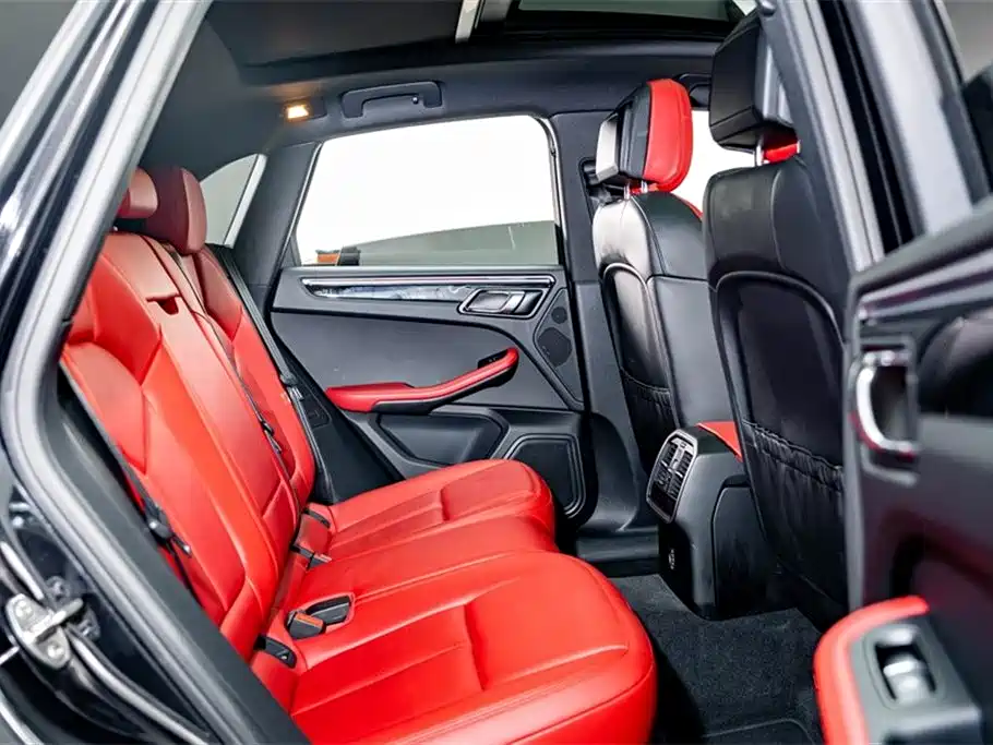 Porsche Macan 2018 — фото 19