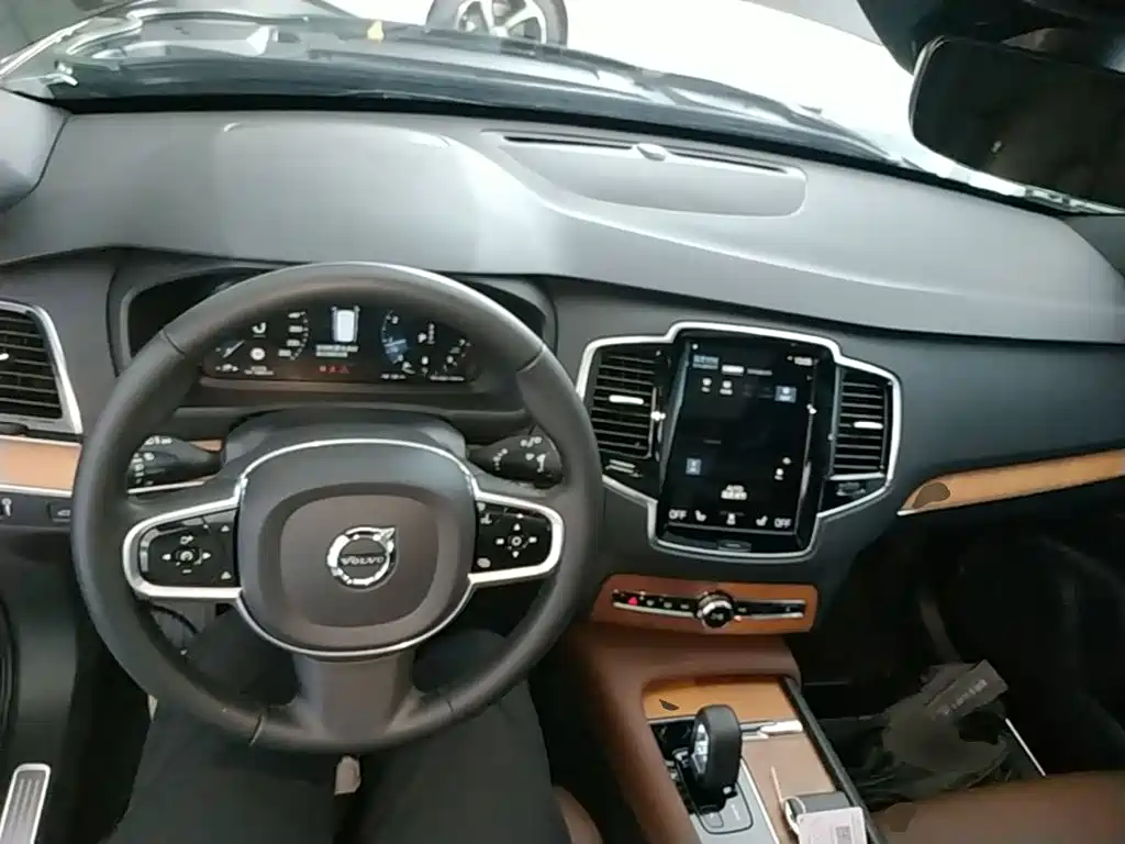 Volvo XC90 2022 — фото 10