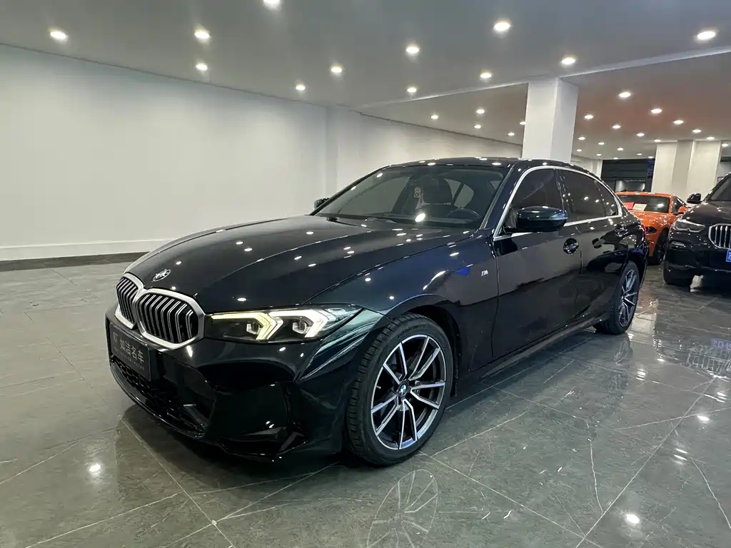 BMW 3 Series 2024 — фото 1