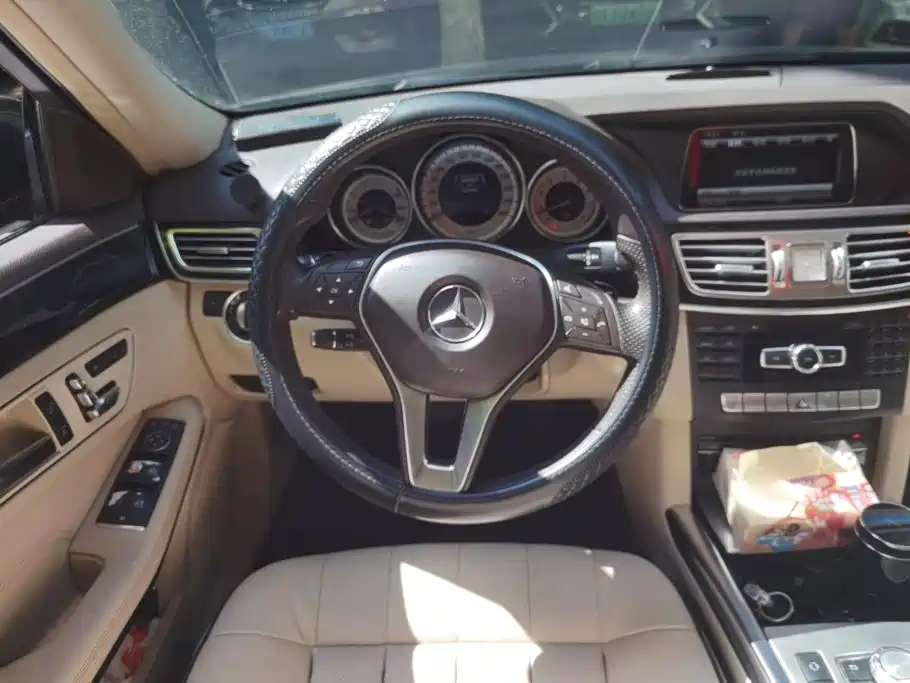 Mercedes-Benz E-Class 2015 — фото 15