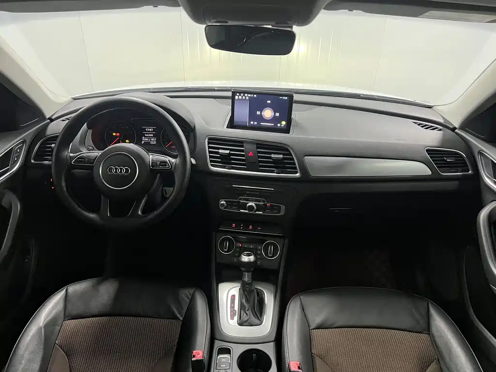 Audi Q3 2016 — фото 11