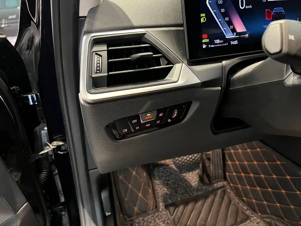 BMW 3 Series 2023 — фото 13