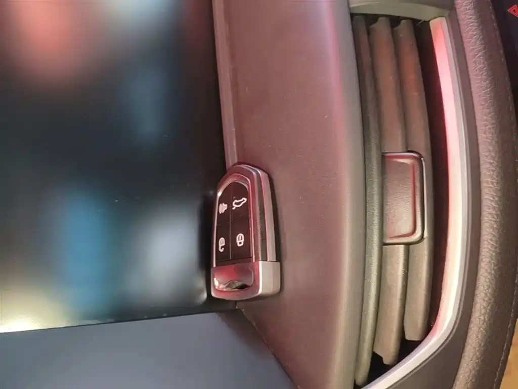 Borgward BX7 2017 — фото 9