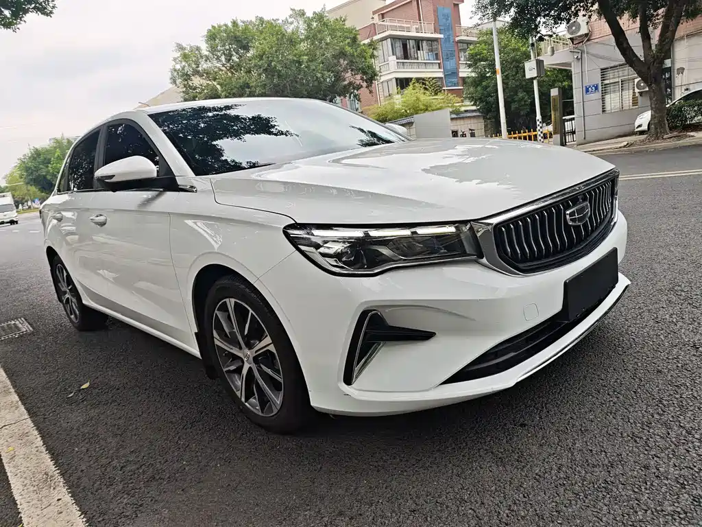 Geely Emgrand 2024