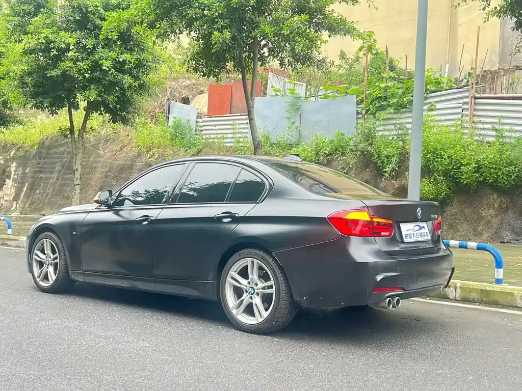 BMW 3 Series 2018 — фото 10