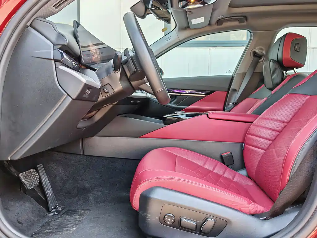 BMW i5 — фото 13