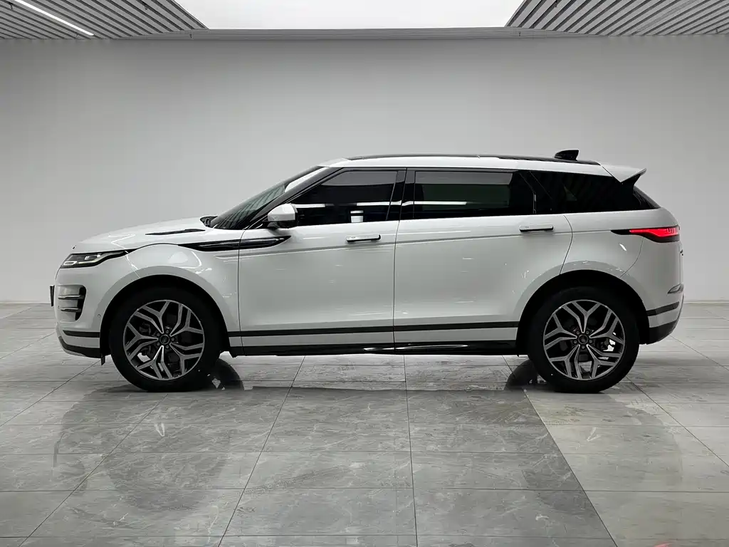 Land Rover Evoque 2023 — фото 7