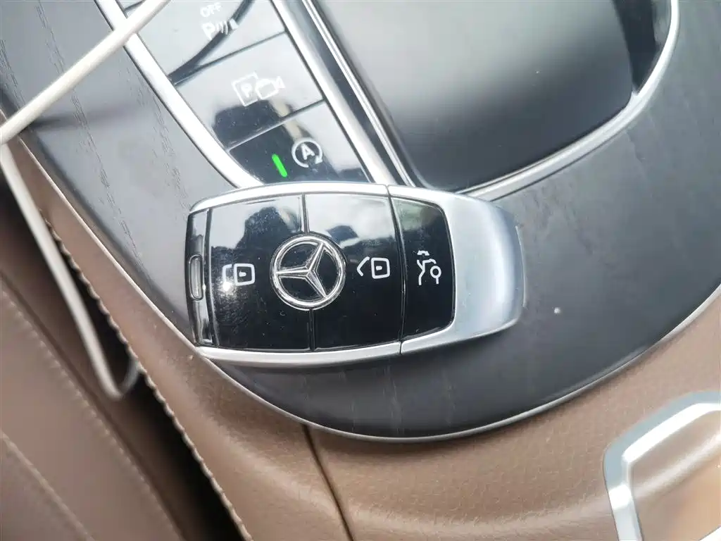 Mercedes-Benz E-Class 2021 — фото 9