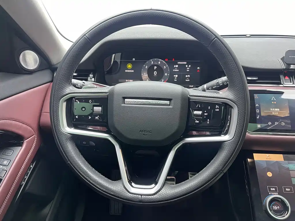 Land Rover Evoque 2023 — фото 10