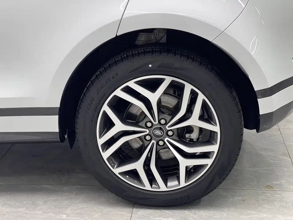 Land Rover Evoque 2023 — фото 17
