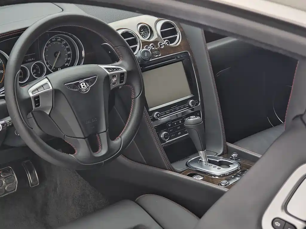 Bentley Continental 2015 — фото 11