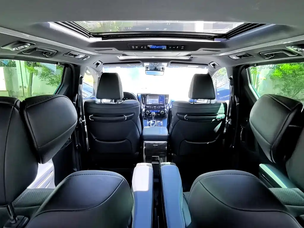 Toyota Alphard 2021 — фото 25
