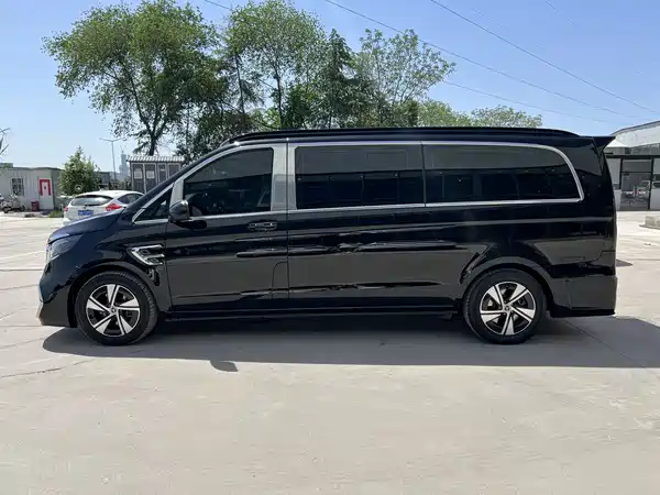 Mercedes-Benz Vito 2024