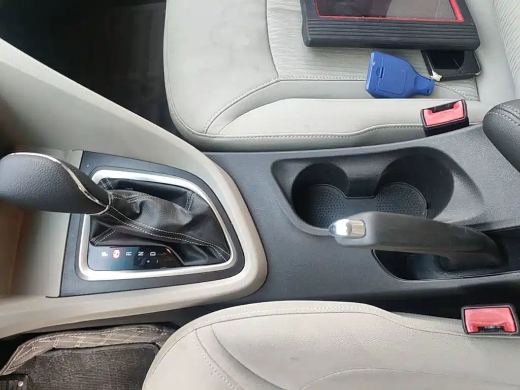 Buick Excelle 2017 — фото 14