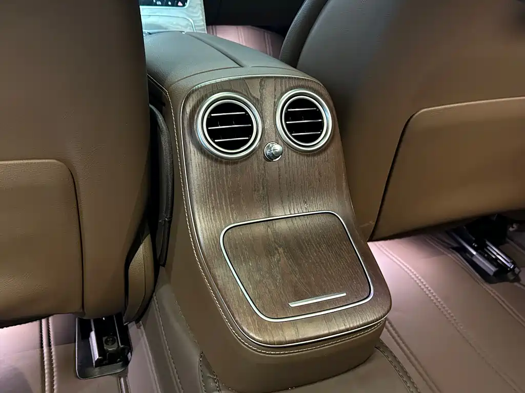 Mercedes-Benz E-Class 2023 — фото 22