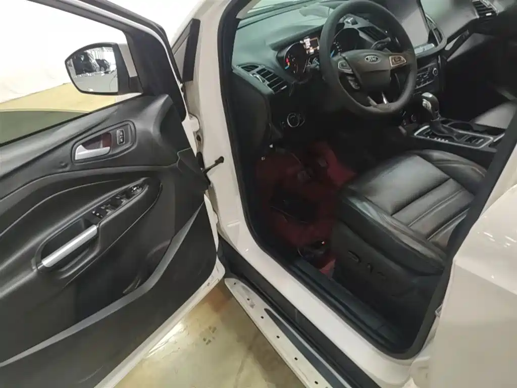 Ford Kuga 2019 — фото 16