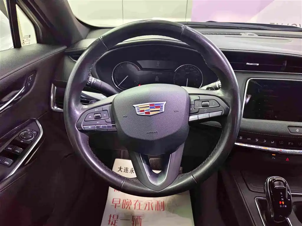 Cadillac XT4 2020 — фото 14