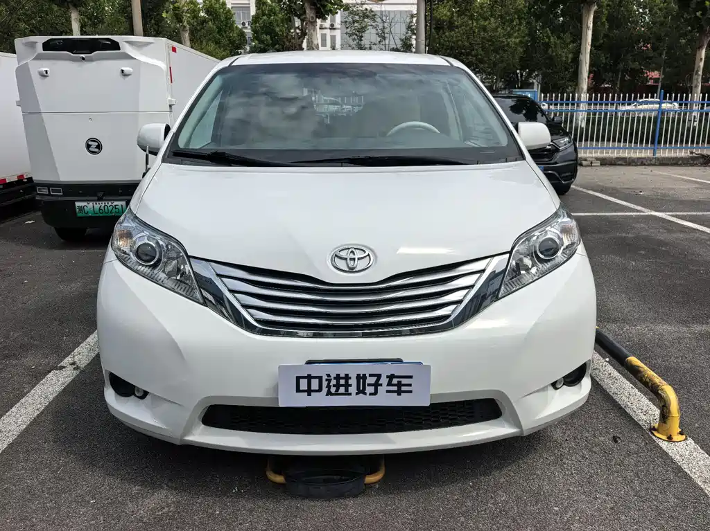 Toyota Sienna 2013
