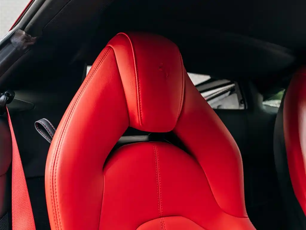 Ferrari F8 2022 — фото 17