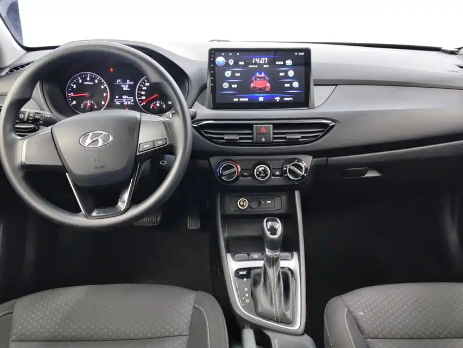 Hyundai Elantra 2021 — фото 12