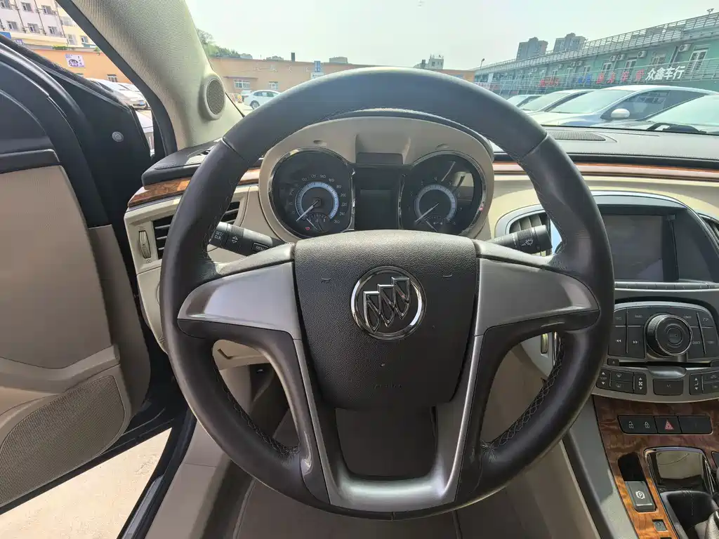 Buick LaCrosse 2015 — фото 12