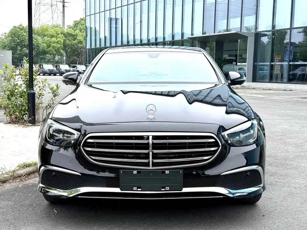 Mercedes-Benz E-Class 2022