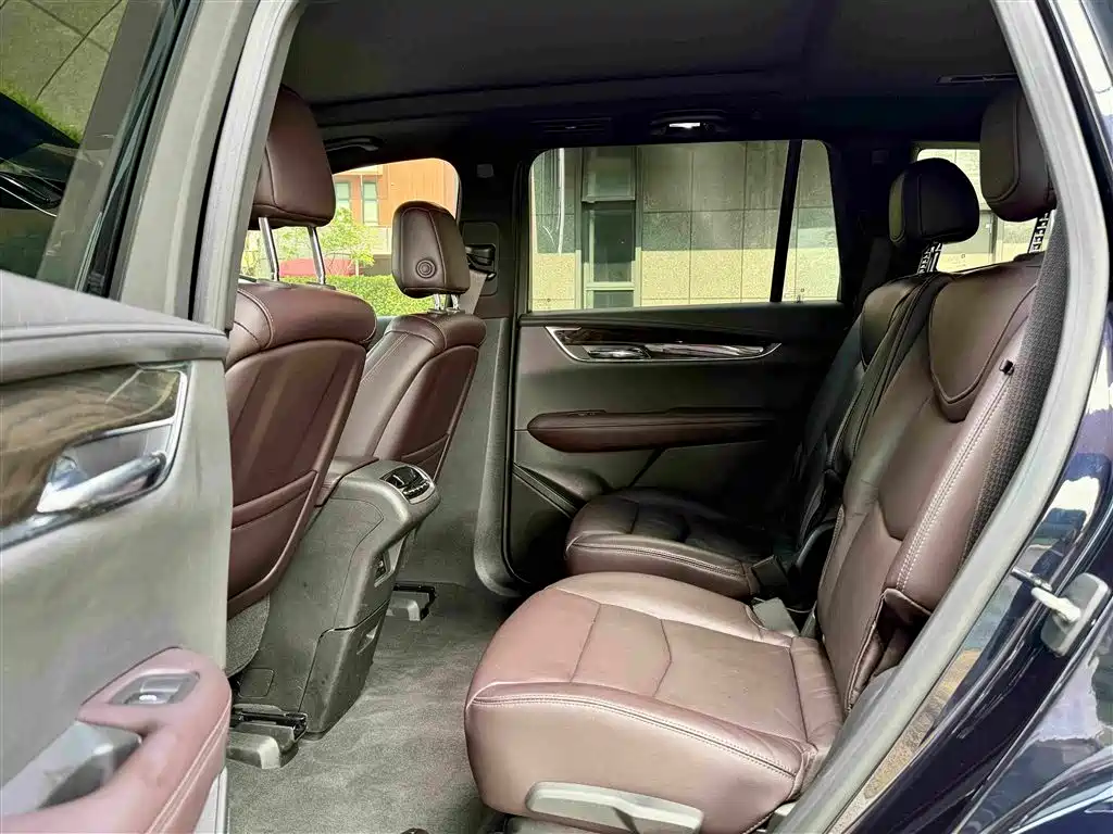 Cadillac XT6 2020 — фото 11