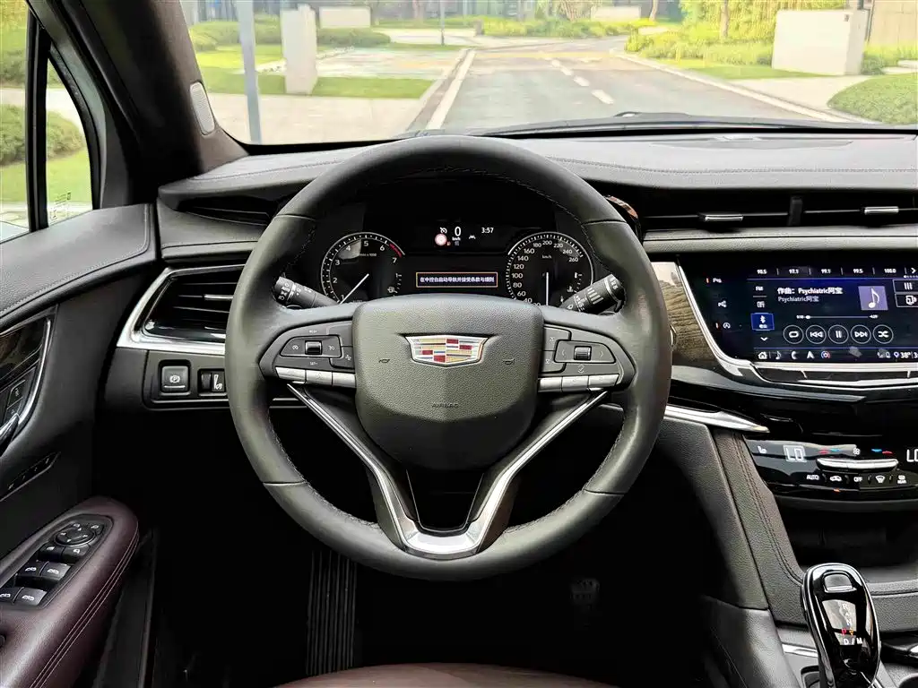 Cadillac XT6 2020 — фото 21
