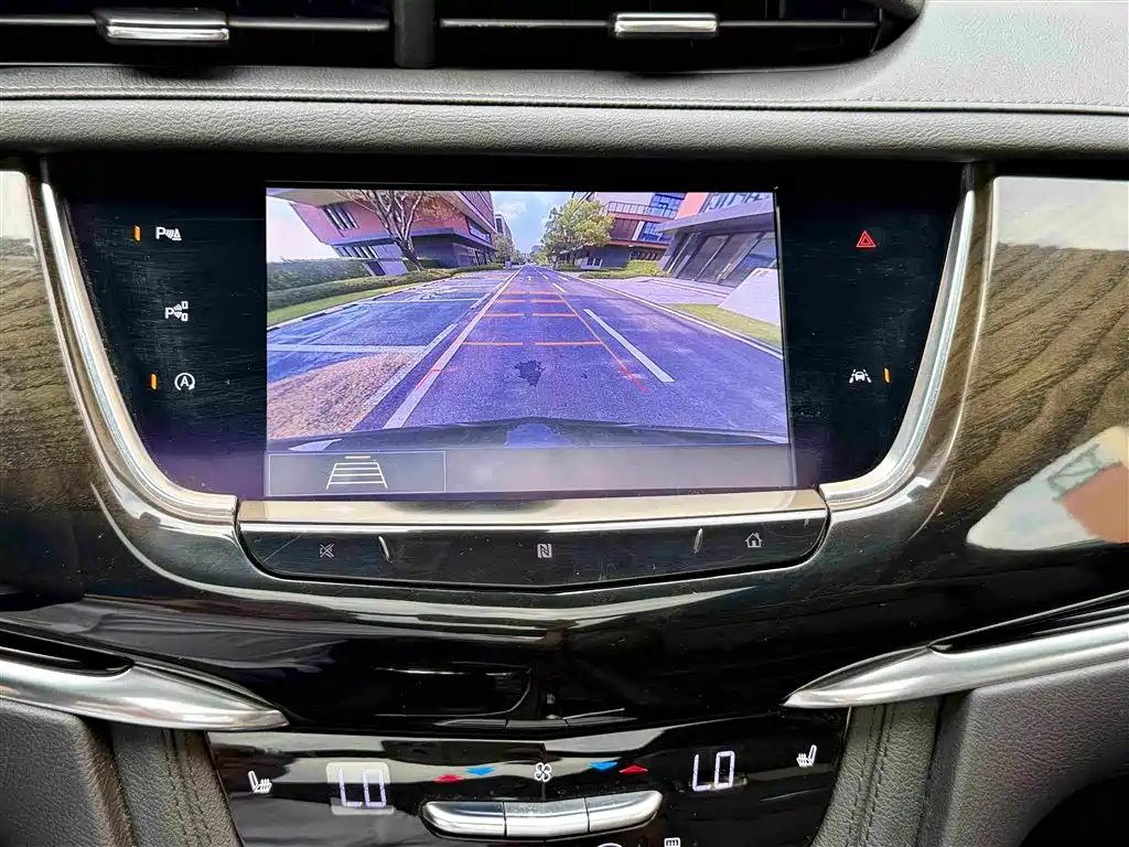 Cadillac XT6 2020 — фото 25