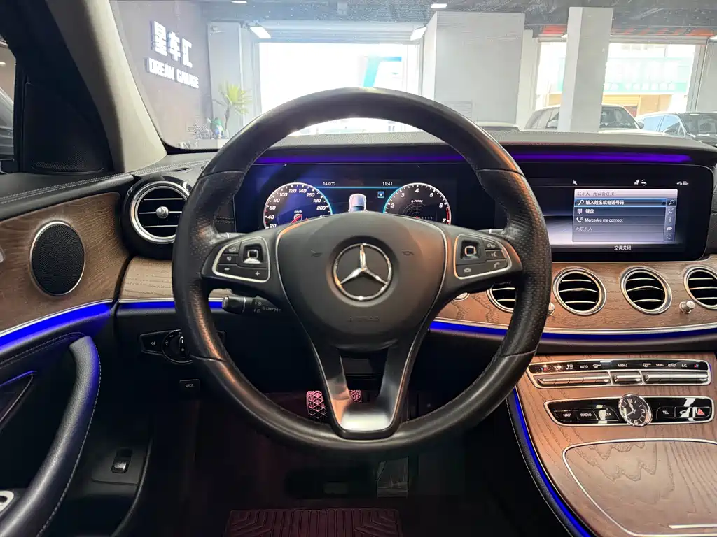 Mercedes-Benz E-Class 2018 — фото 13