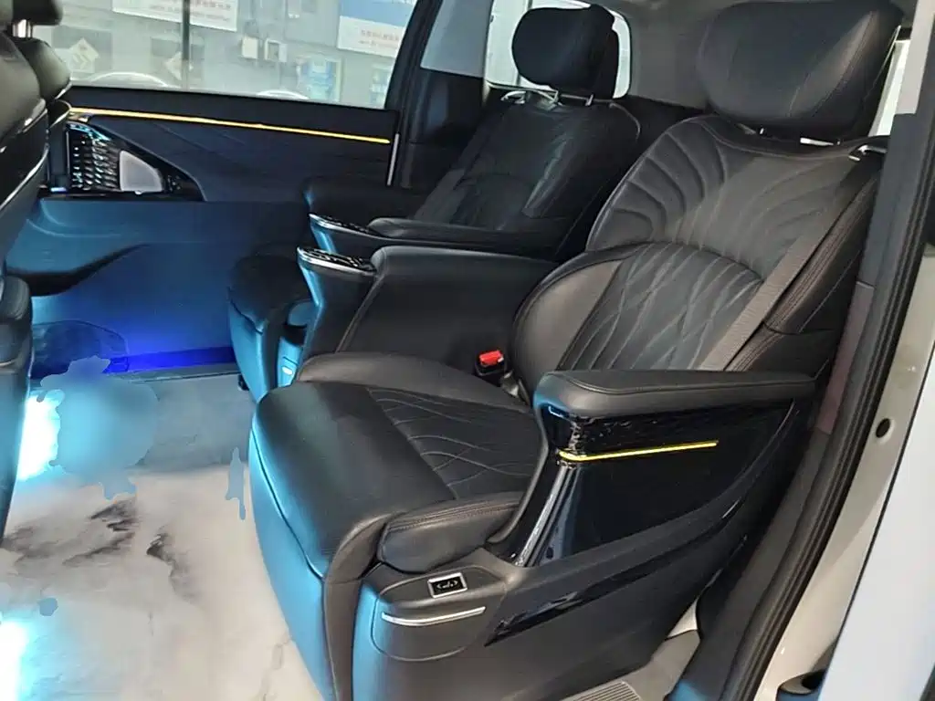 GAC Motor Trumpchi M8 2023 — фото 17