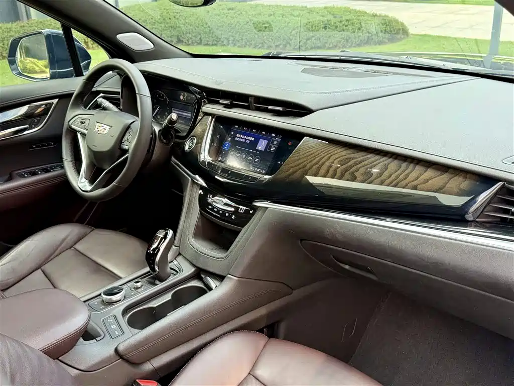 Cadillac XT6 2020 — фото 18