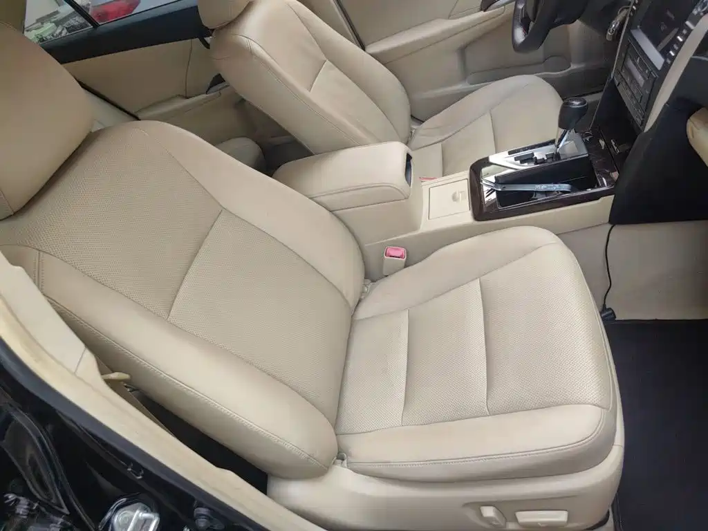 Toyota Camry 2015 — фото 16