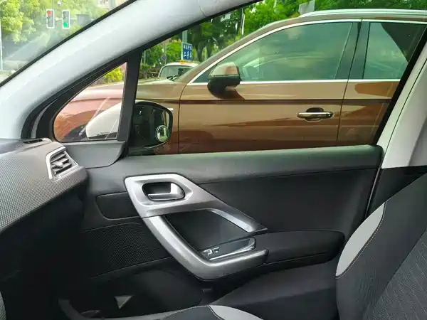 Peugeot 2008 2014