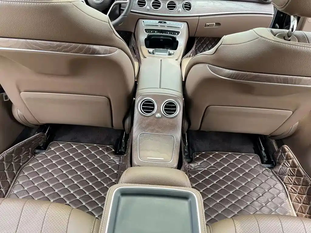 Mercedes-Benz E-Class 2021 — фото 23