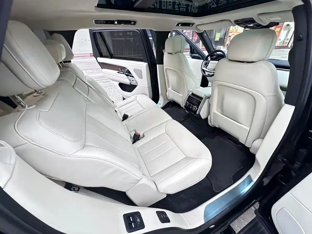 Land Rover Range Rover 2023 — фото 19