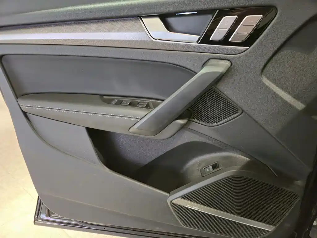 Audi Q5L 2025 — фото 19