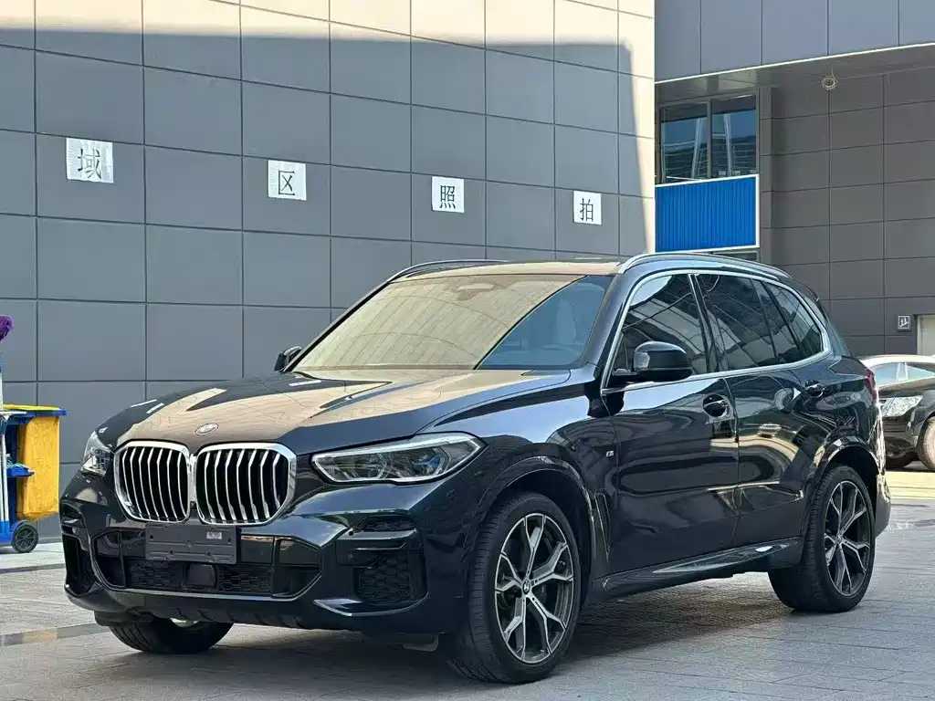 BMW X5 2022 — фото 1