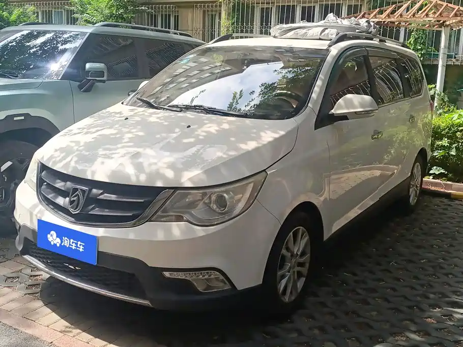 Baojun 730 2015