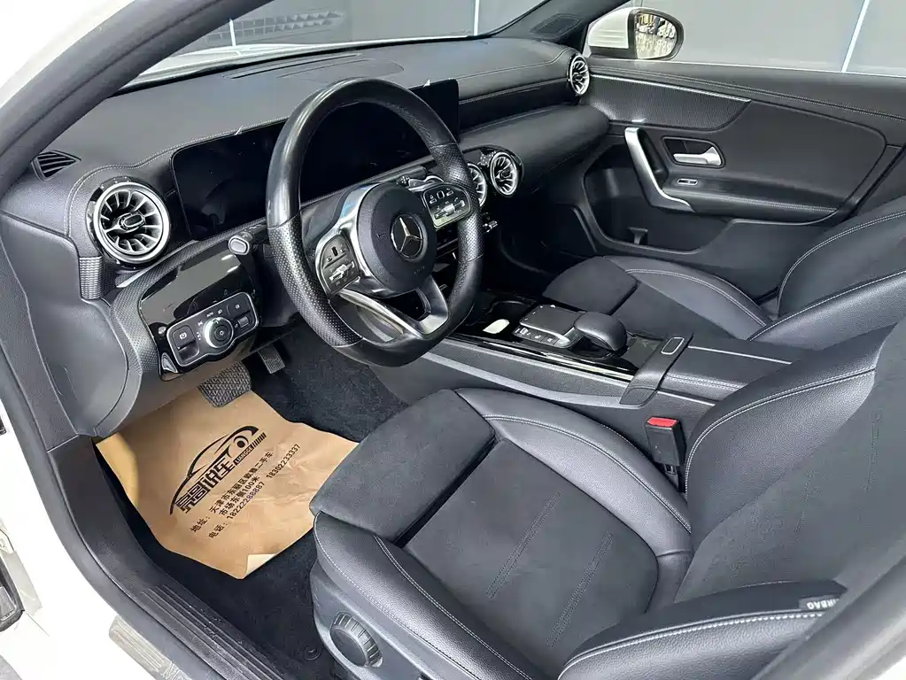 Mercedes-Benz A-Class 2023 — фото 11