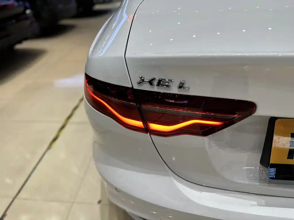 Jaguar XEL 2022 — фото 12